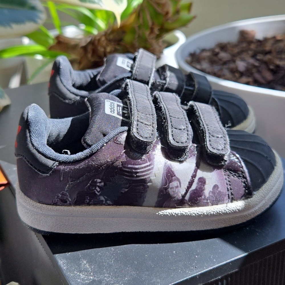 Adidas Originals Star Wars Modern Baby Size 5k Sneakers (Discontinued)